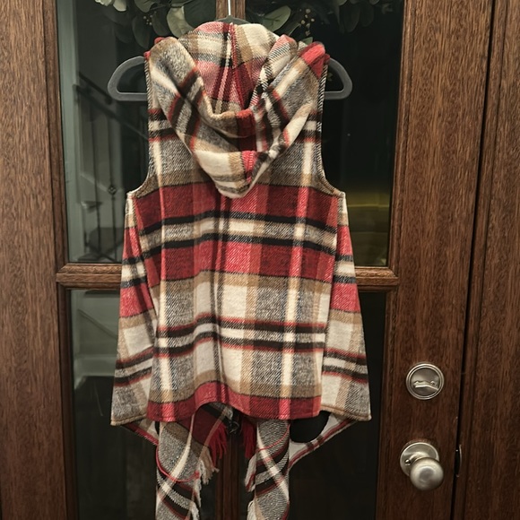 Takara Girls Hooded Vest - Picture 3 of 3